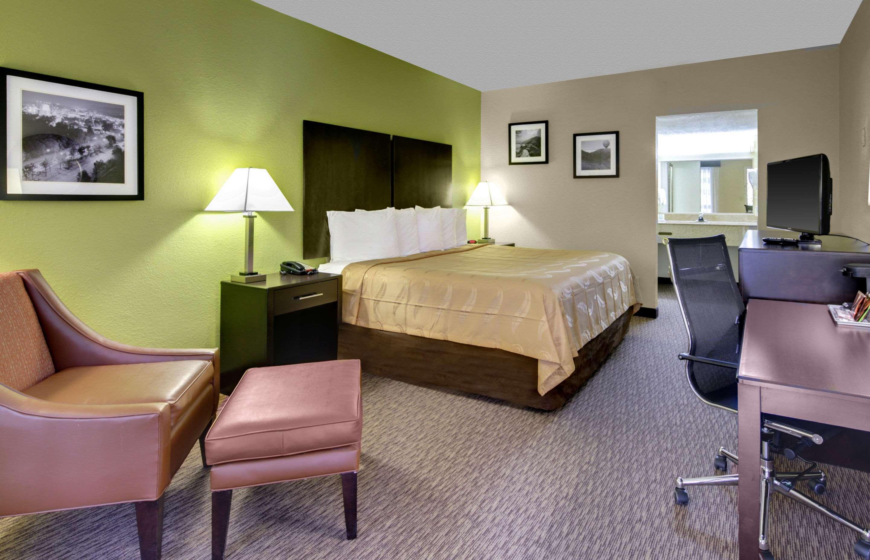 Quality Inn Asheville Downtown Tunnel Rd Exterior photo