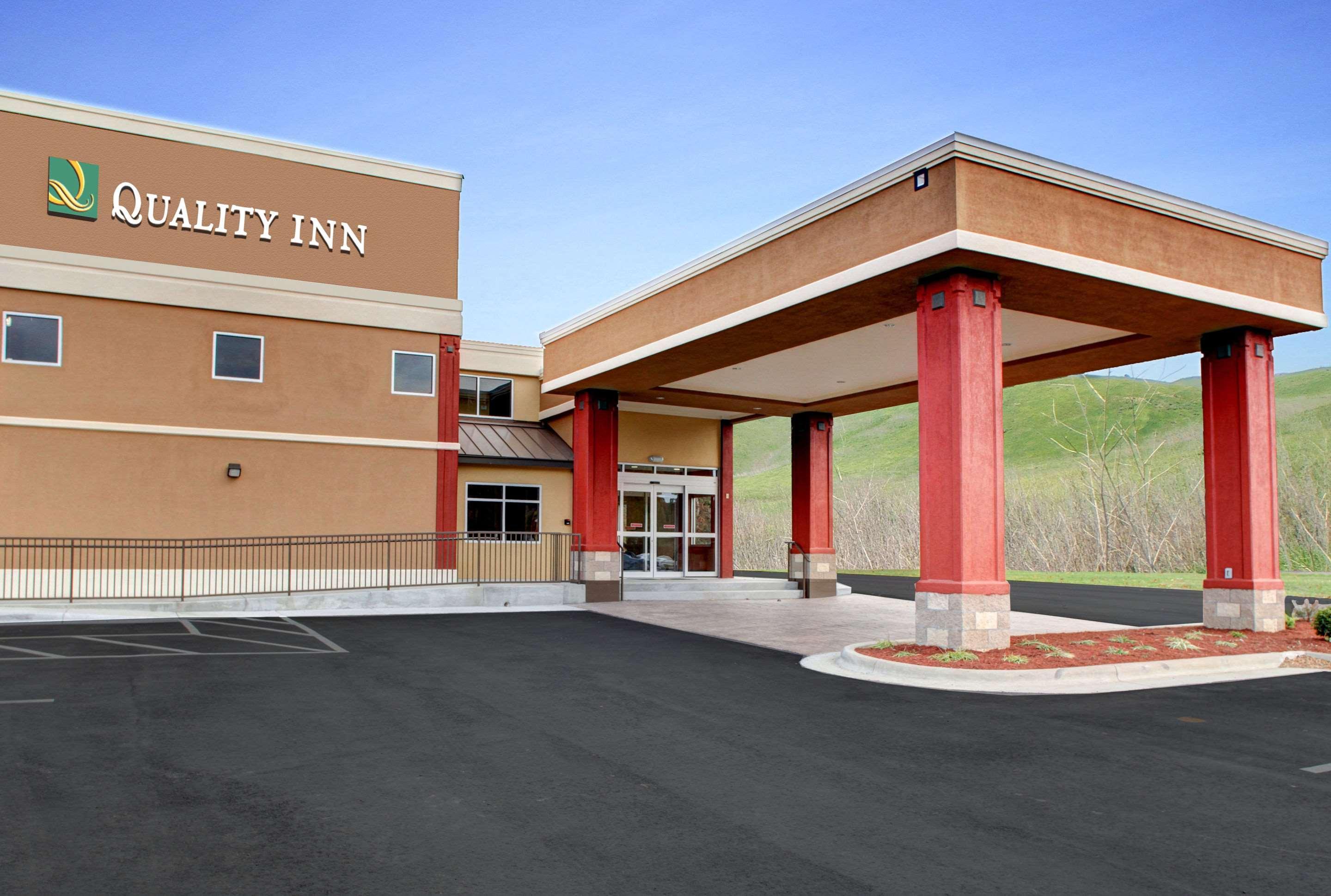 Quality Inn Asheville Downtown Tunnel Rd Exterior photo
