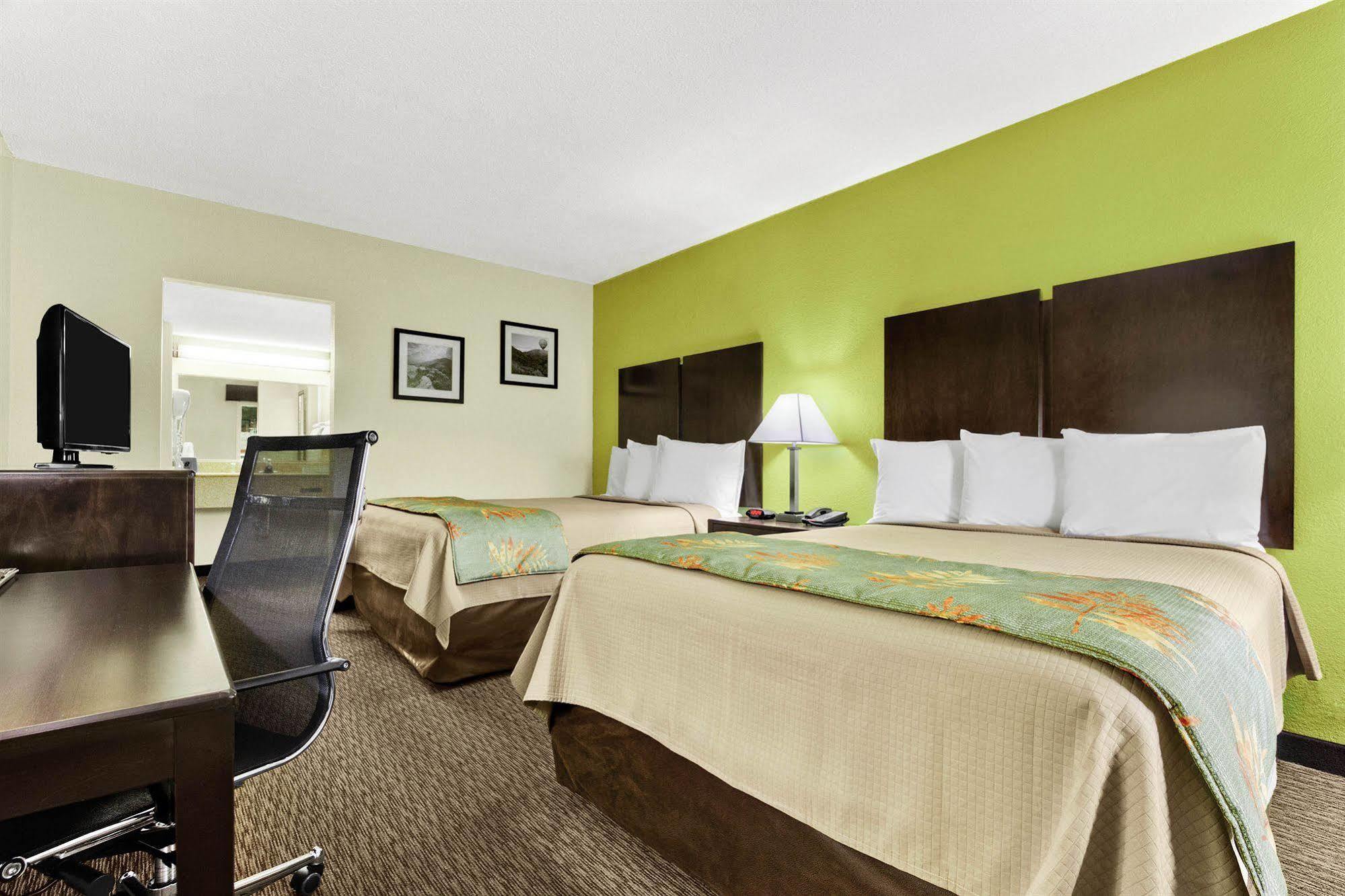 Quality Inn Asheville Downtown Tunnel Rd Exterior photo